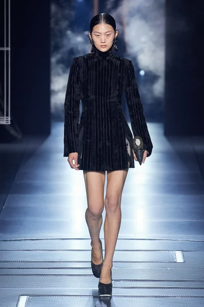 Look 8